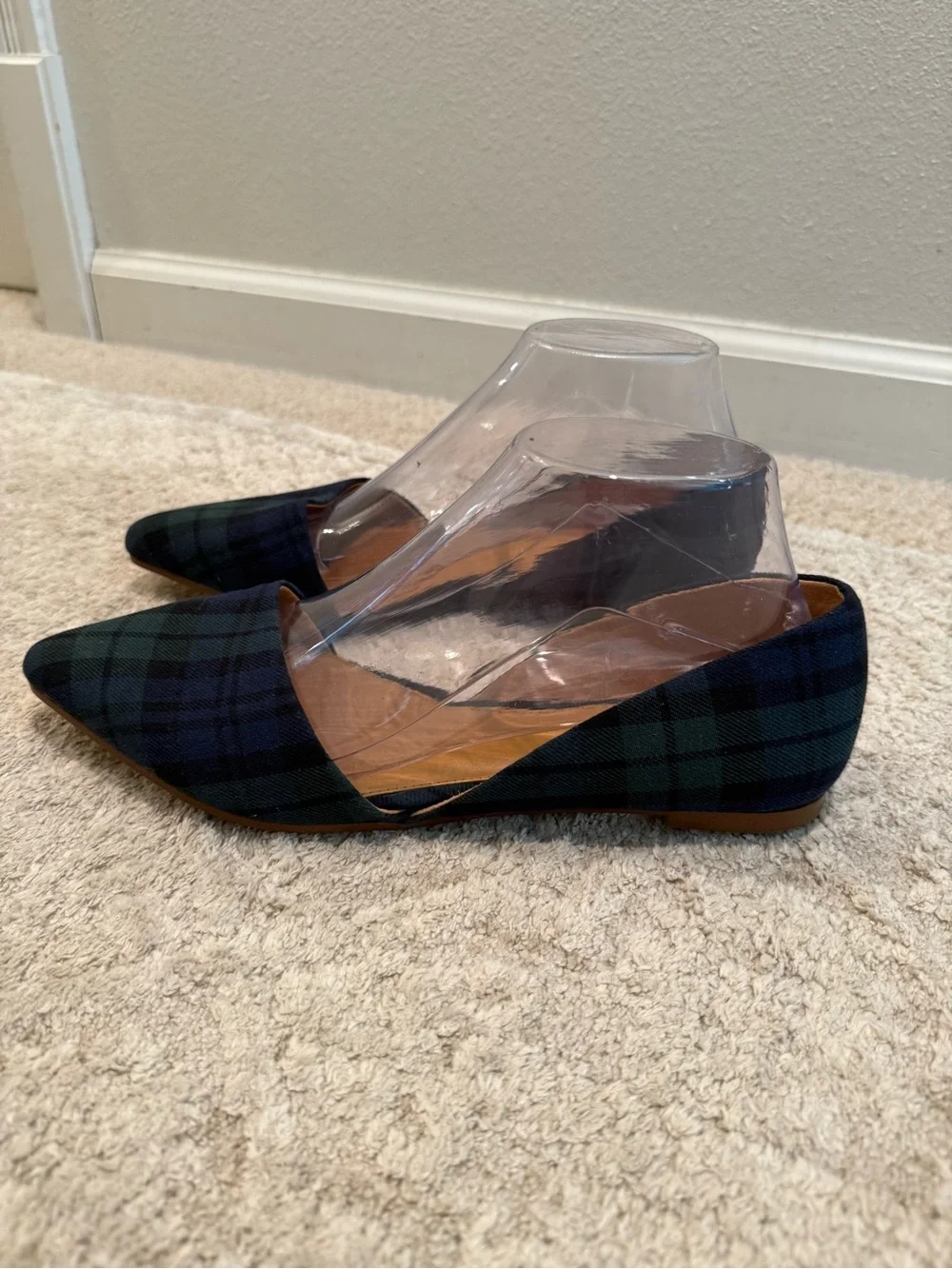 J. Crew navy and green tartan plaid d'Orsay flats featuring a pointed toe Size 8